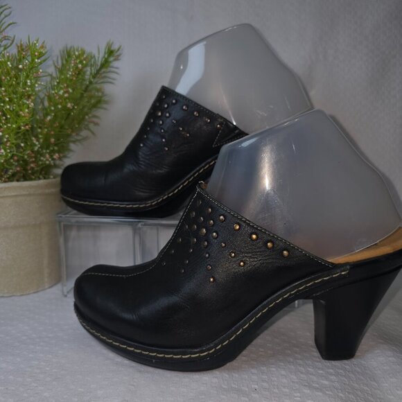 SOFFT BLACK METAL STUDDED MULES WOMENS SIZE 7 GOOD USED CONDITION - Picture 3 of 9